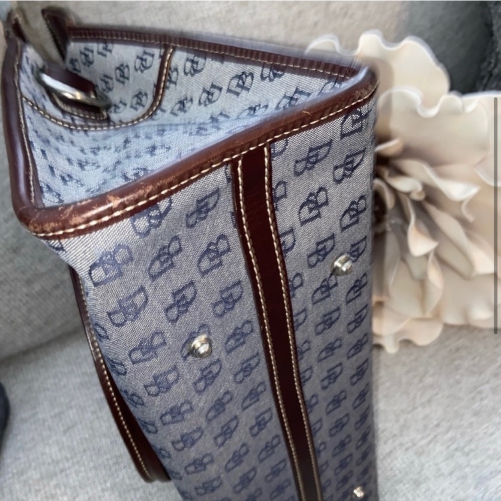 EUC. DOONEY & BOURKE BAG - Picture 3 of 8